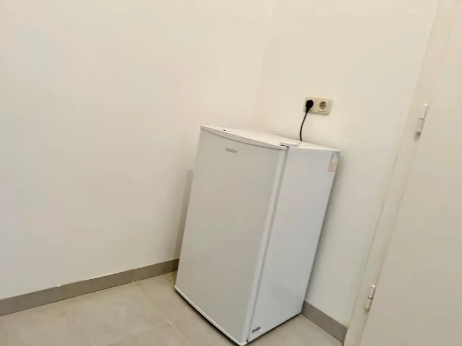 70 M2 Quiet & Calm Apartment With Free Parking Wien Österrike