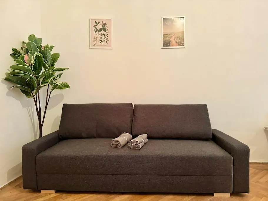 70 M2 Quiet & Calm Apartment With Free Parking Viena