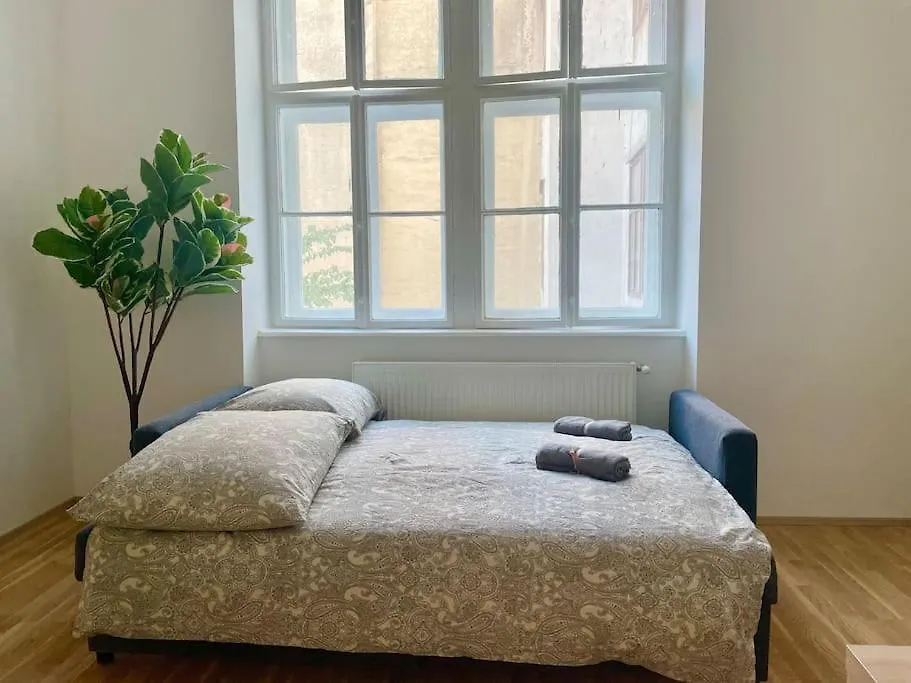 70 M2 Quiet & Calm Apartment With Free Parking Viena 0*,