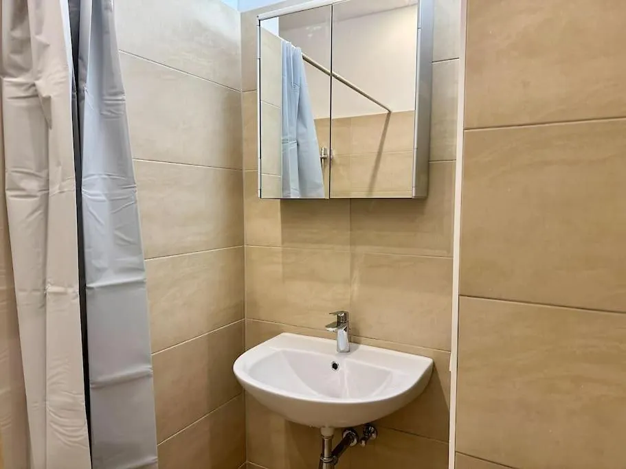 70 M2 Quiet & Calm Apartment With Free Parking Viena 0*,